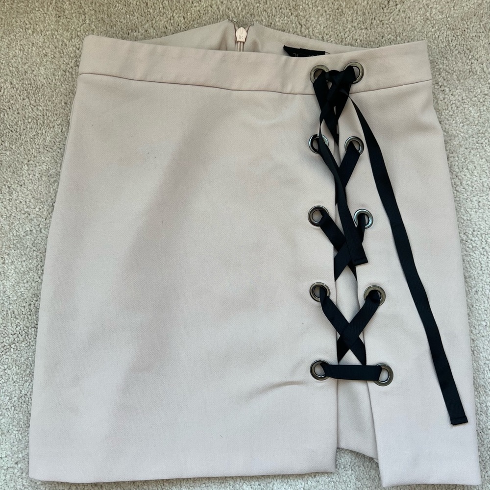 TopShop Cream Mini skirt with Lace Up ribbon detail *minor flaw Size 6